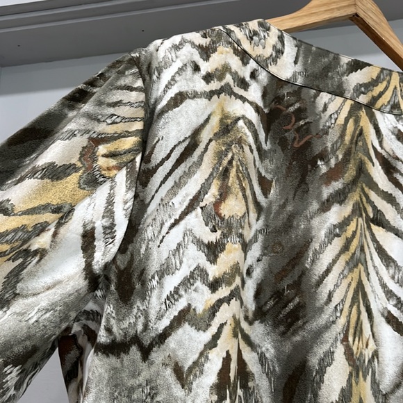 Chico’s Animal Print Green Gray Lightweight Blazer Jacket, Size XL - Picture 9 of 14